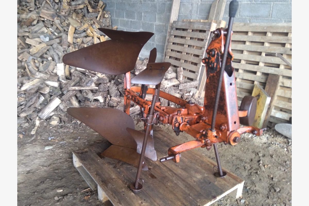 Photo 1 Charrue Huard