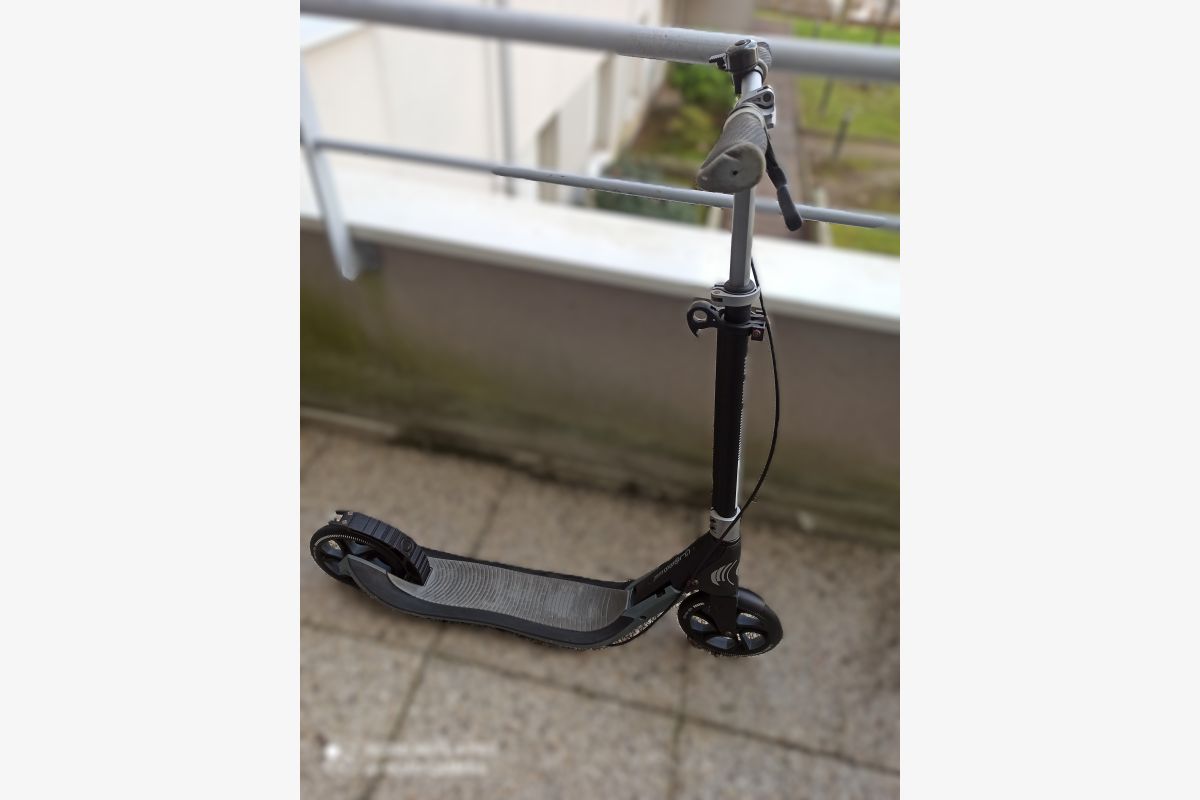 Photo 1 Trottinette Globber One NL 230