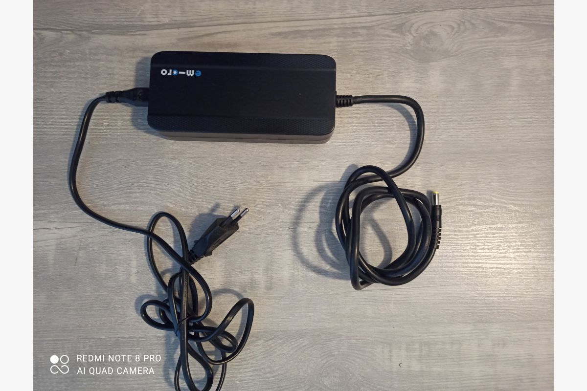 Photo 1 Chargeur trottinette Micro Condor