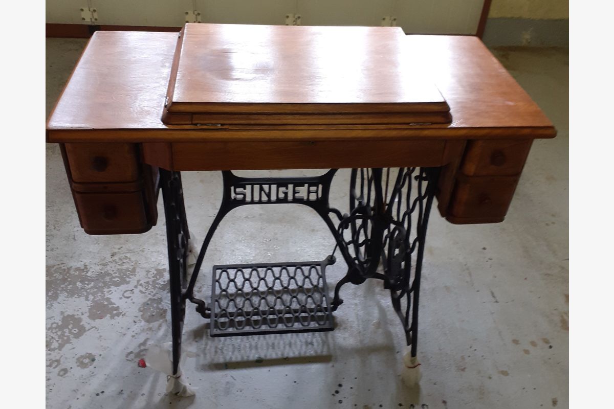 Photo 1 Machine à coudre