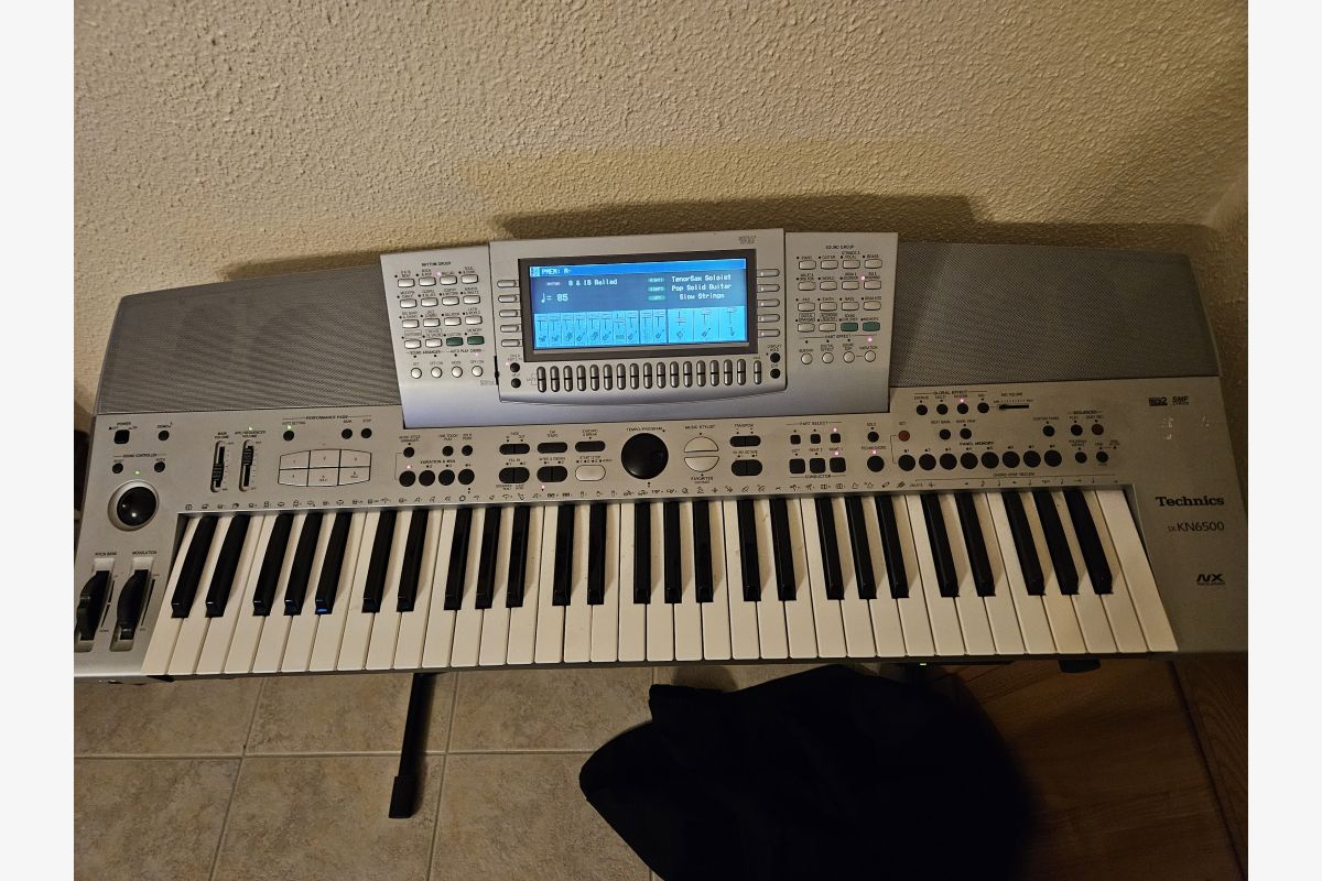 Photo 1 Synthétiseur-arrangeur TECHNICS