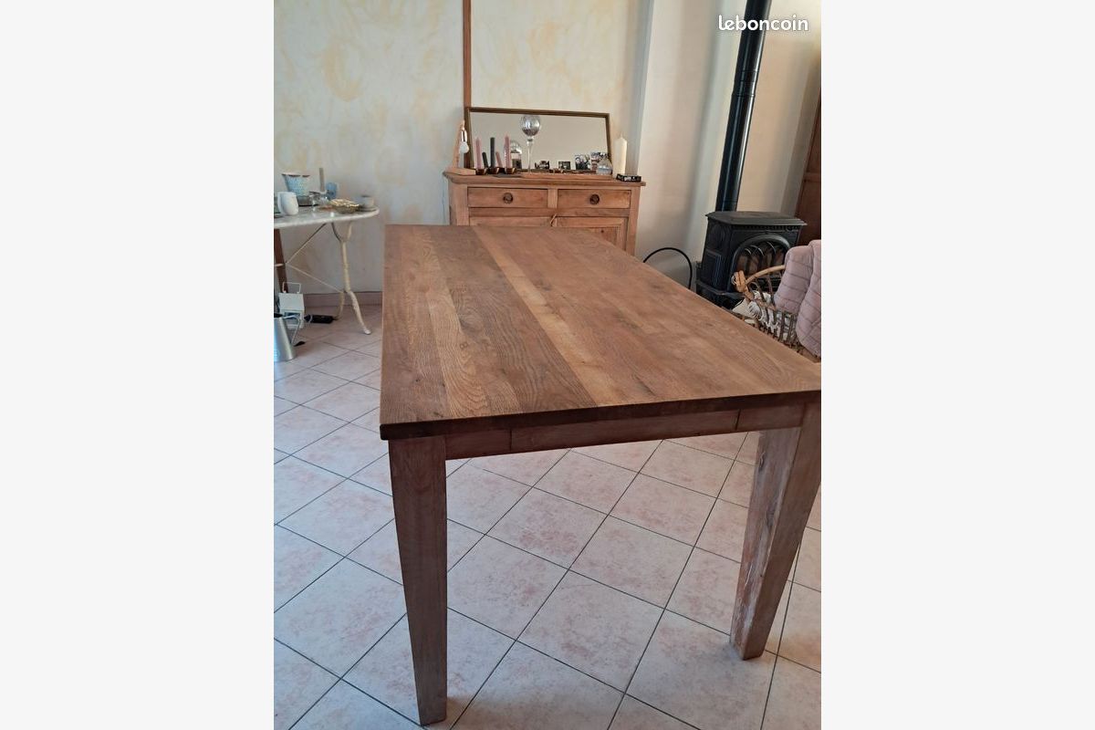 Table à manger - 303348_339c76dcf670e555757170d4c965de2e.jpg