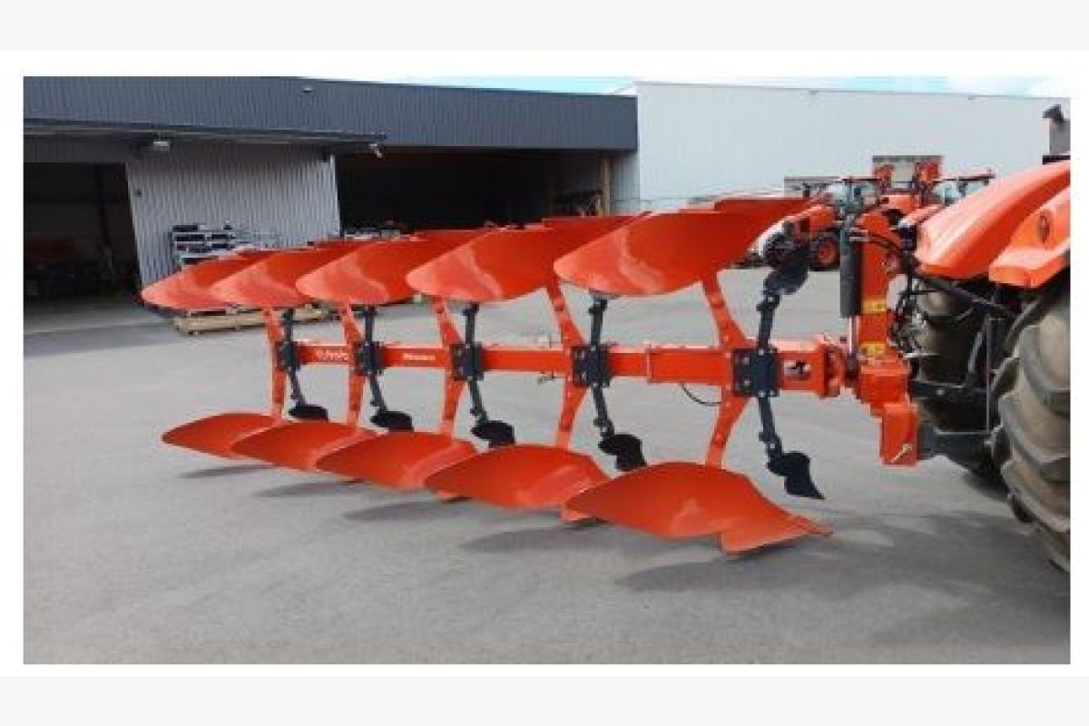 Photo 1 Charrue portée 5 corps