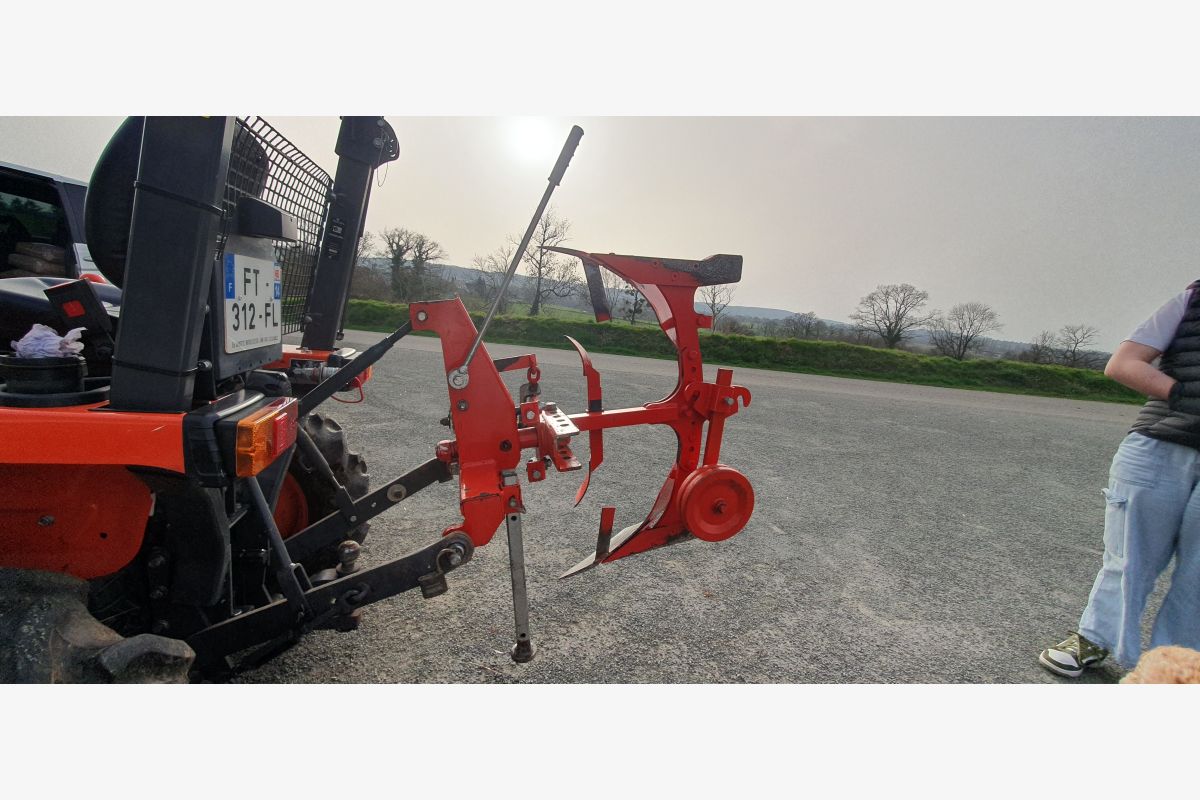 Photo 1 Charrue Colombia pour micro tracteur 