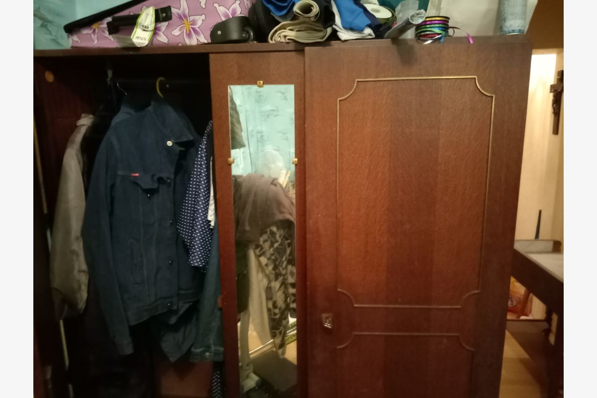 2 armoires - 303428_651e8eeb4bc5ea737c990b84a89fe783.jpg