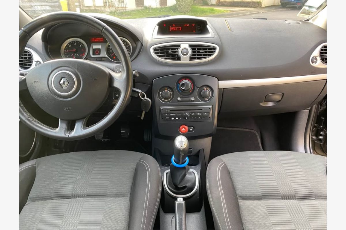 Renault Clio III (2) 1.5 DCI 70 Dynamique 5 p. - 303467_2f151b97882c1b607ddf7209b6d10001.jpg