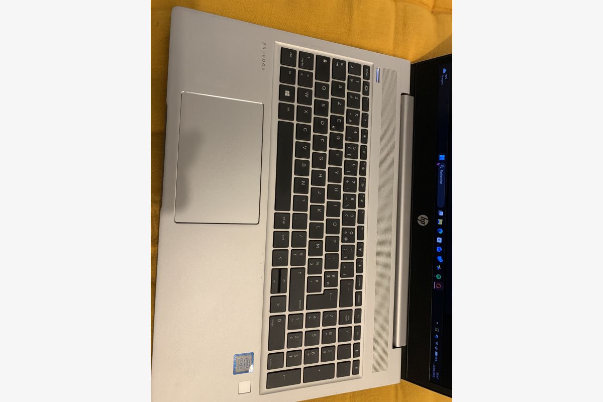 Ordinateur portable à vendre  - 303523_b71db19b55f73cd003d7183f80a1f483.jpg