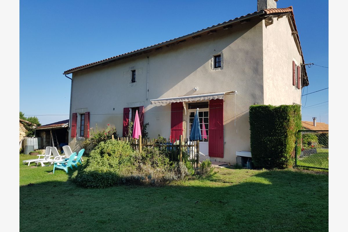 Maison habitable immédiatement ancien corps de ferme - 303608_26a01a03d85d1f8c3ccfdecba9568a37.jpg