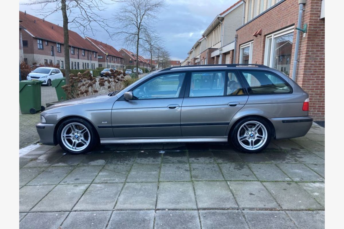 BMW E39 540i Touring - 49886_2.jpg