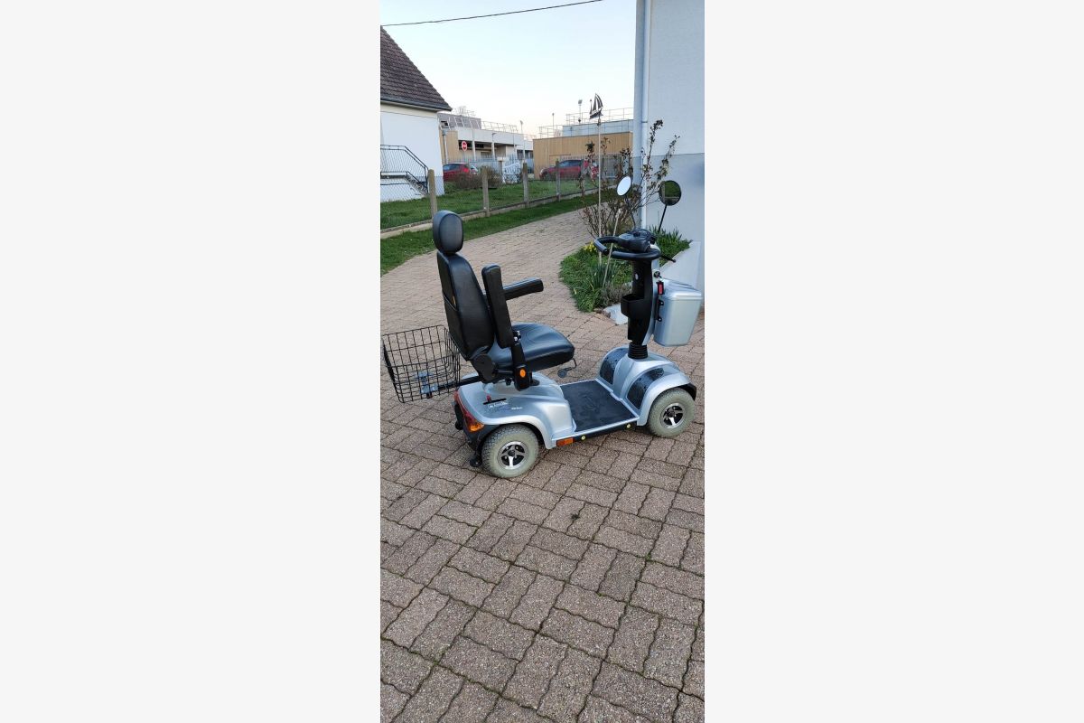 Scooter électrique pour personne à mobilité réduite - 61278_2.jpg
