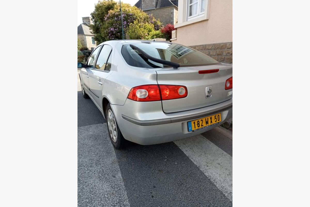 Renault Laguna - 63742_1.jpg