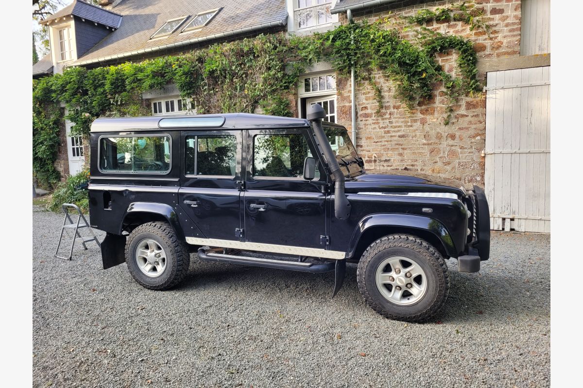 Land Rover Defender  - 82925_1.jpg